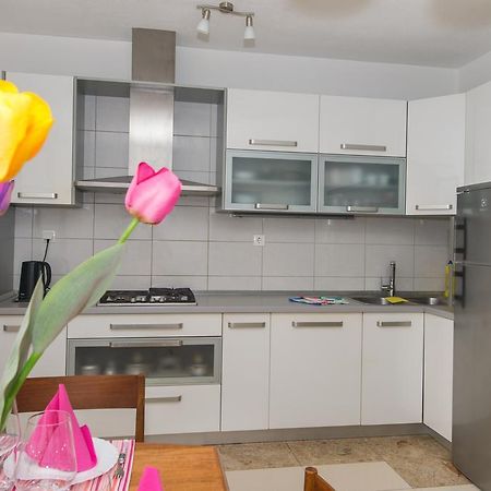 Apartments Marieta Макарска Экстерьер фото