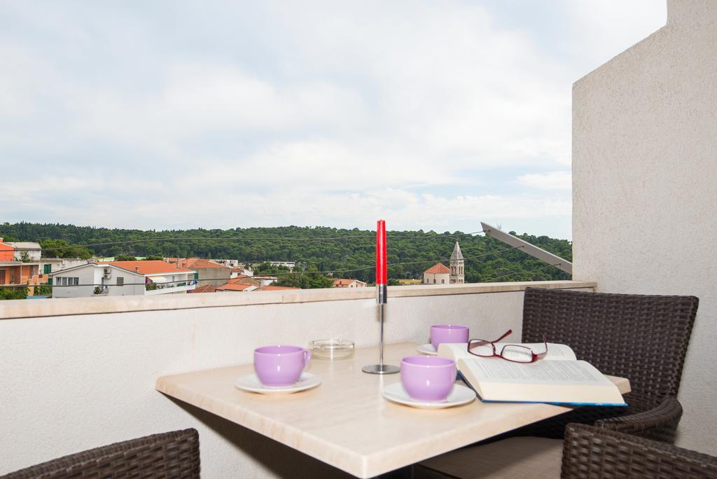 Apartments Marieta Макарска Экстерьер фото