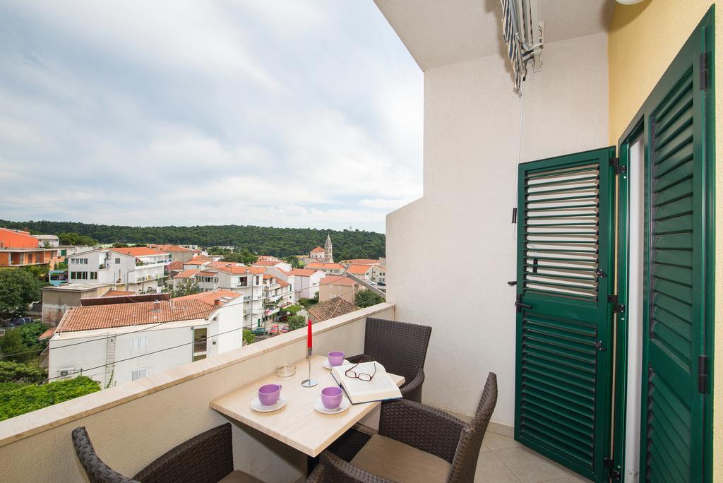 Apartments Marieta Макарска Экстерьер фото
