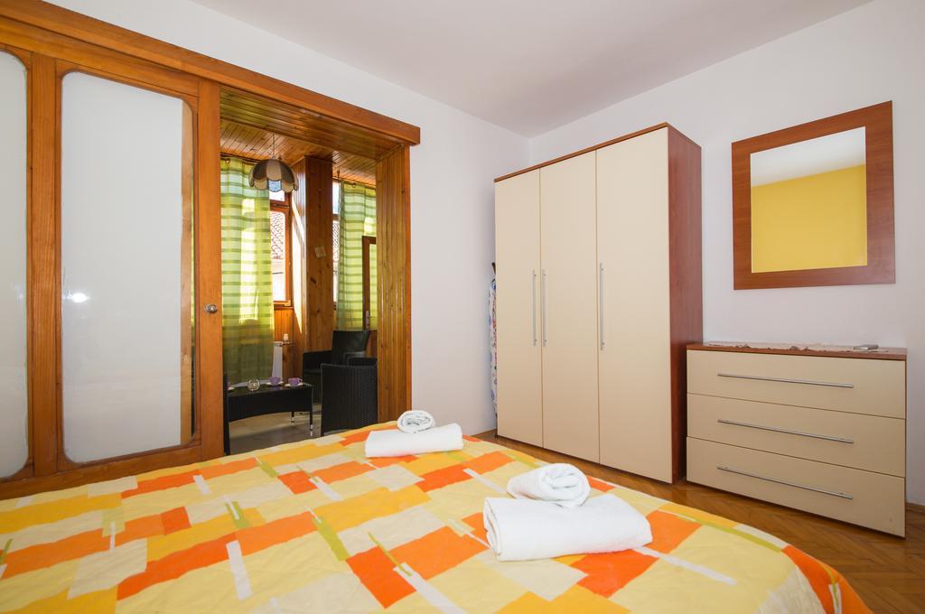 Apartments Marieta Макарска Экстерьер фото