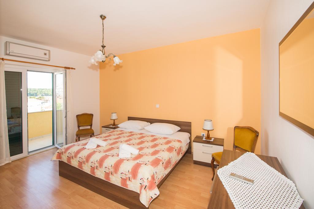 Apartments Marieta Макарска Экстерьер фото