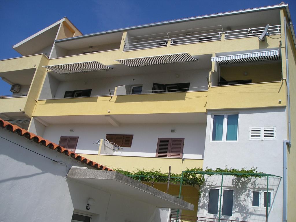 Apartments Marieta Макарска Экстерьер фото